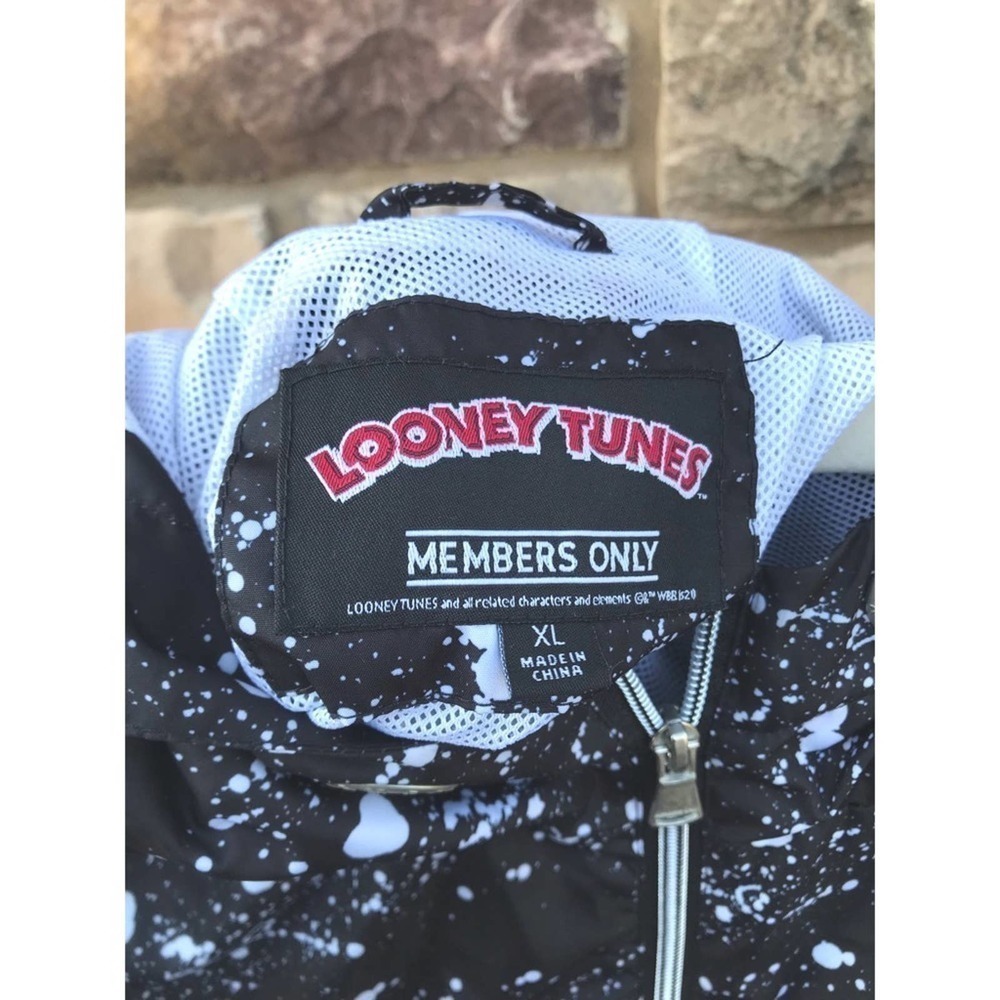 Looney Tunes members only jacket  XL - Picture 7 of 7